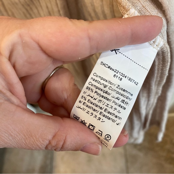 SHEIN Elegant Cream Knit Sweater Dress. Size Medium - Picture 5 of 6